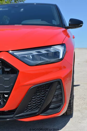 Audi A1: Eksterijer - Elementi - Rešetka