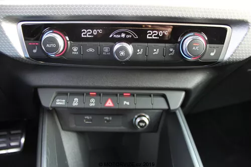 Audi A1: Interijer - Središnji tunel - Sa instrument table