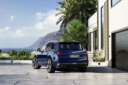 Audi Q7: Eksterijer - Pogled tri četvrtine - Stražnja desna